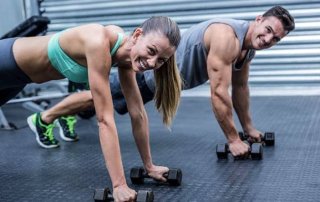 uomo donna rimettono in forma